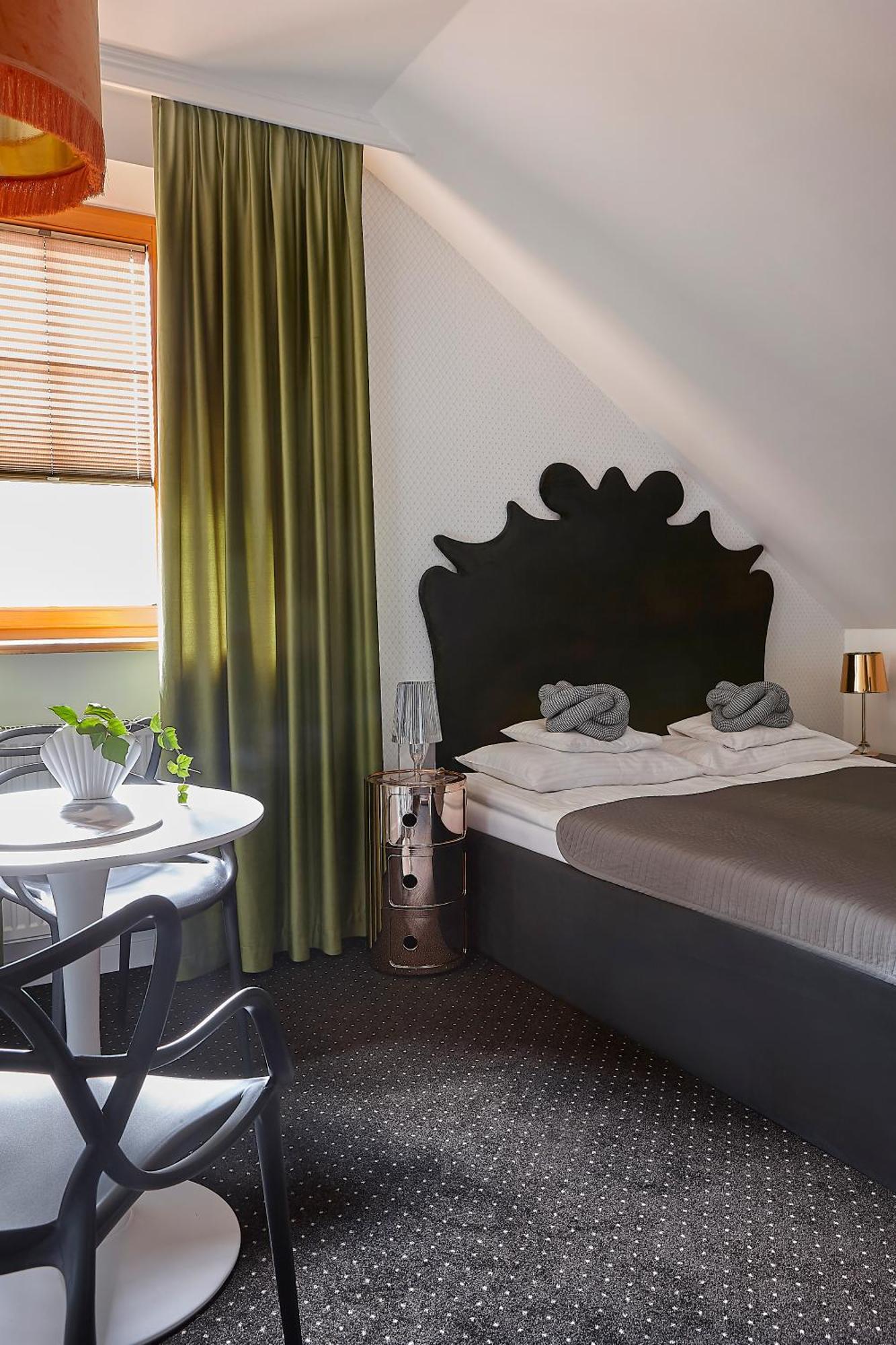 Sielanka Hotelowe, Restauracja - Bed & Breakfast 3*